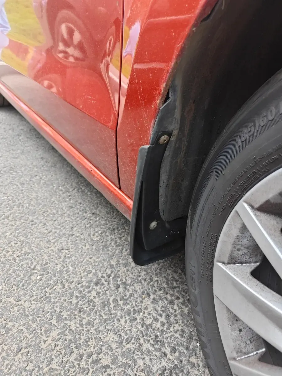 Бризковики Volkswagen Polo седан — фото 3