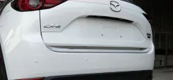 Хром накладка на низ кришки багажника Mazda CX-5 2017+ (Тип 2)
