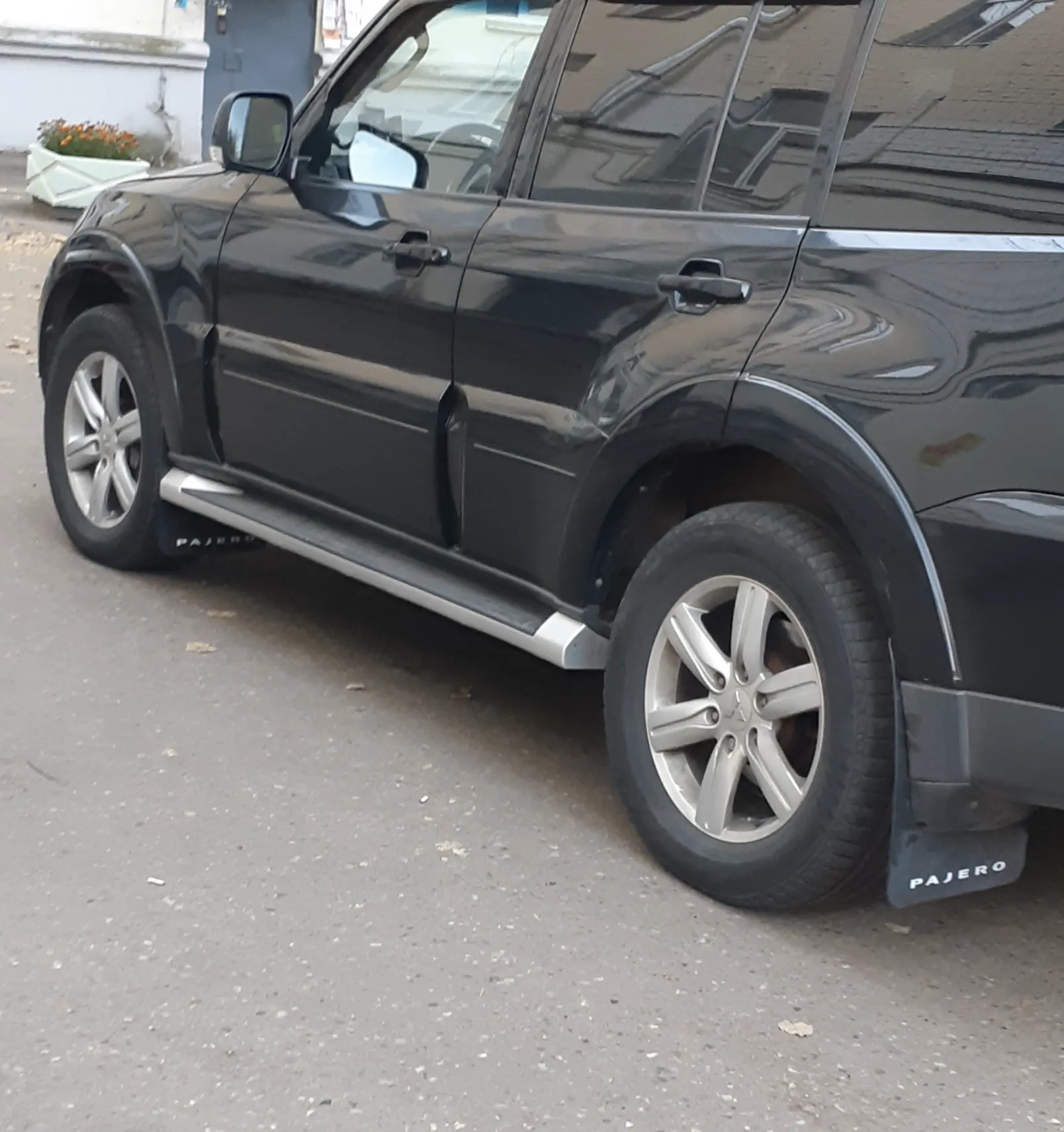 Бризковики Mitsubishi Pajero Wagon 4 — фото 4