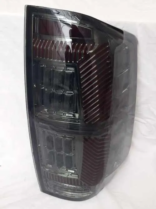 Задні ліхтарі LED тоновані WY для Toyota Tundra 2014+