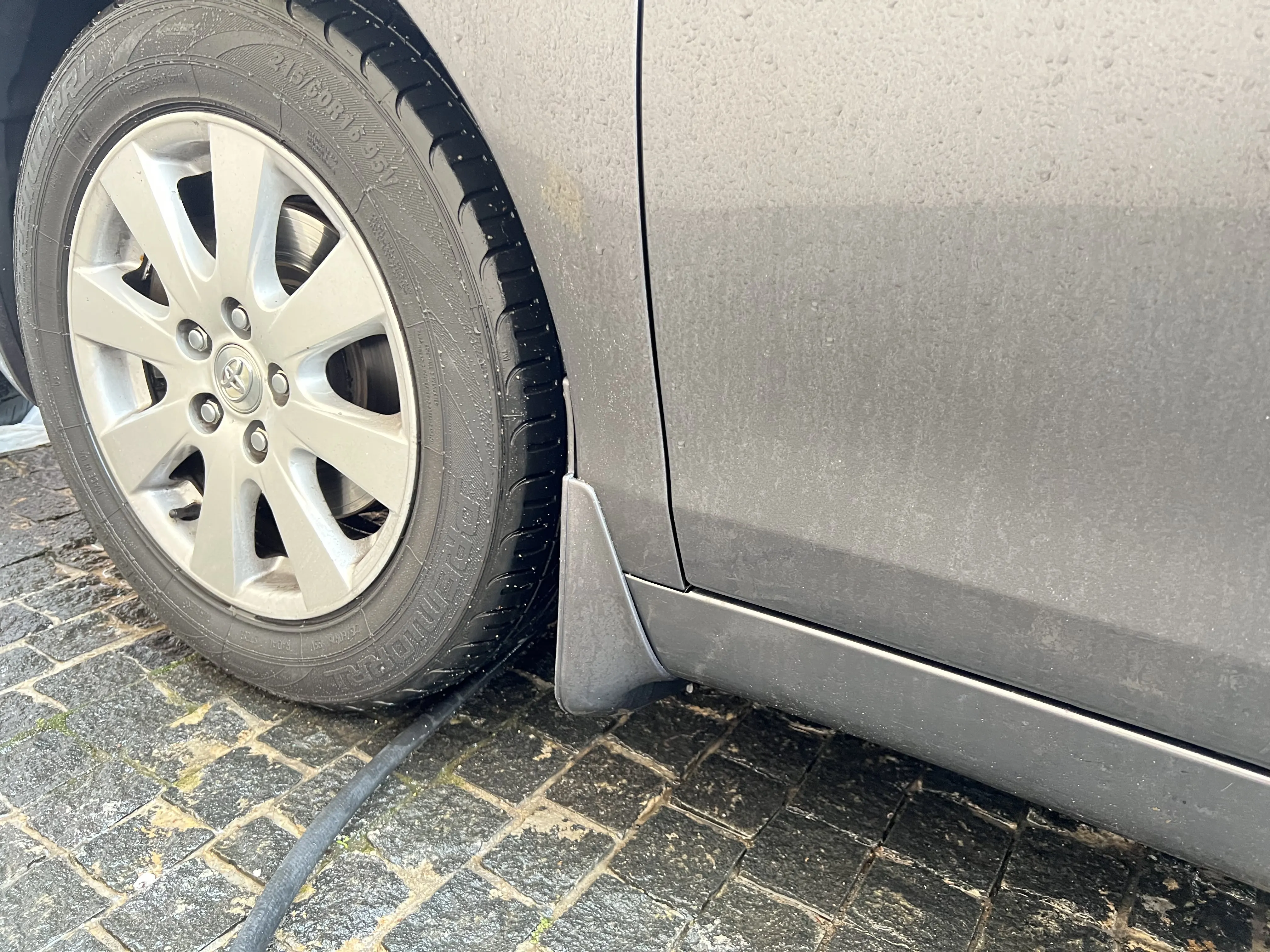 Бризковики передні Toyota Camry 40 2006-2012 оригінальний дизайн, (2шт.)