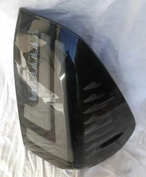 Задні ліхтарі тюнінг LED чорні BW для Toyota Hilux Revo 2014