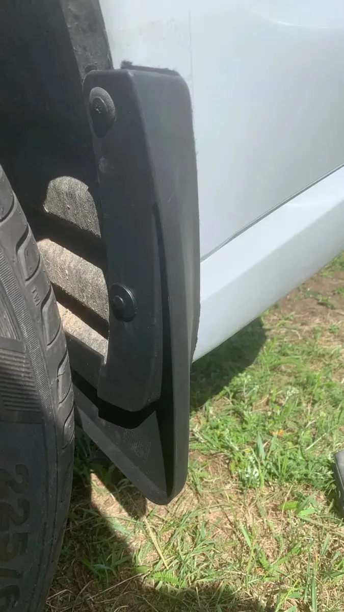 Бризковики Mitsubishi Outlander — фото 3