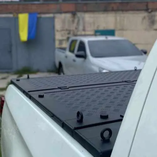 Алюмінієва кришка двосекційна (чорна) на кузов для MG T60 2016-