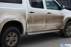 Пороги лист нержавійка для Toyota Hilux 2005-2015