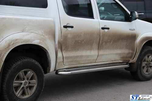 Пороги лист нержавійка для Toyota Hilux 2005-2015