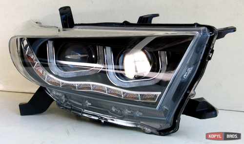 Передні світлодіодні LED фари V1 для Toyota Highlander 2010+