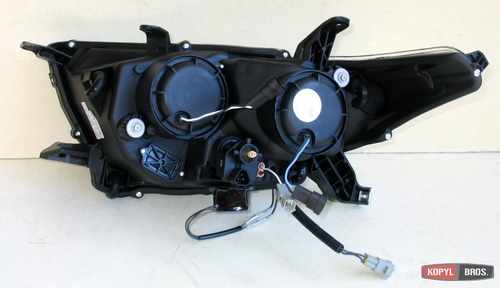 Передні світлодіодні LED фари V1 для Toyota Highlander 2010+