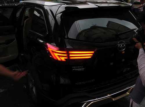 Альтернативні задні ліхтарі LED для Toyota Highlander 2014+ Lexus стиль (чорні)