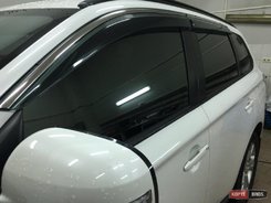 Дефлектори вікон вітровики з хром окантовкою (нерж.) для Mitsubishi Outlander 2015+