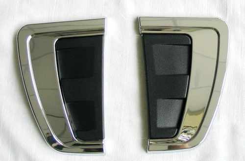 Хром накладки на передні крила Toyota Hilux 2015+