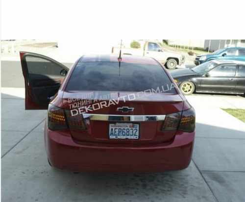 Задня світлодіодна оптика тонована в стилі Mercedes для Chevrolet Cruze 2009+
