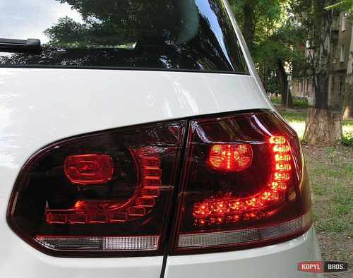 Задня світлодіодна LED оптика (R20 червона TC) для Volkswagen Golf 6 2009-2012