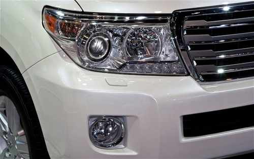 Рестайлінгові передні фари з діодами Toyota Land Cruiser 200 2007-2015