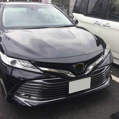 Хром накладки на решітку радіатора для Toyota Camry 70 2018+ 2шт.