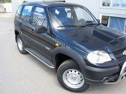 Пороги лист для Chevrolet Нива 2008+ майданчик з нержавіючої сталі з нержавіючим листом d42