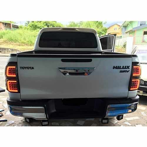 Задні LED світлодіодні ліхтарі Toyota Hilux 2015+