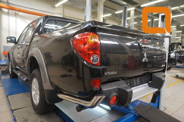 Mitsubishi l200 подкрылки