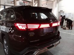 Фонарь-вставка Lexus стиль задняя LED красная для Toyota Highlander 2014+