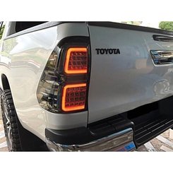 Задние LED светодиодные фонари Toyota Hilux 2015+