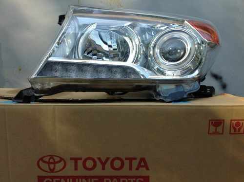 Рестайлінгові передні фари з діодами Toyota Land Cruiser 200 2007-2015