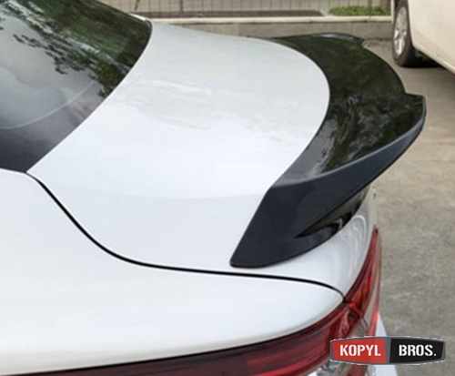 Спойлер кришки багажника (стиль TRD) для Toyota Camry 70 2018+