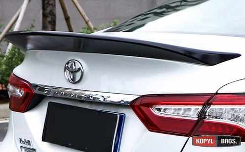 Спойлер кришки багажника (великий) для Toyota Camry 70 2018+