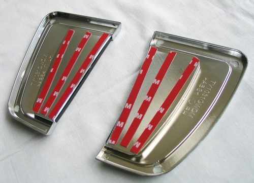 Хром накладки на передні крила Toyota Hilux 2015+