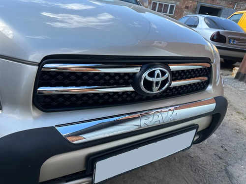 Хром накладки на решітку радіатора (нерж.) для Toyota Rav 4 2005-2010