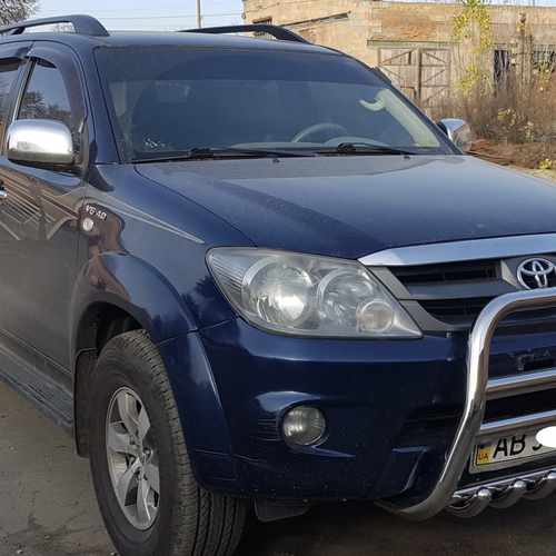 Кенгурятник високий з двома перемичками і грилем для Toyota Fortuner 2004+