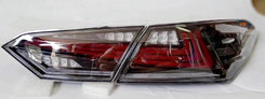 Задние светодиодные LED фонари (прозрачная красная) для Toyota Camry XV70 2018+ Lexus стиль