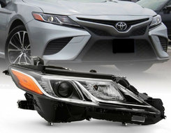 Фара правая Toyota Camry 70 LE / SE USA 2017+ LED (с желтым габаритом)