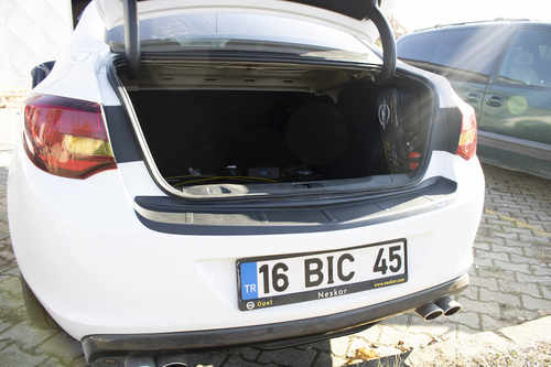 Накладка на задній бампер (ABS) для Opel Astra J 2010- седан