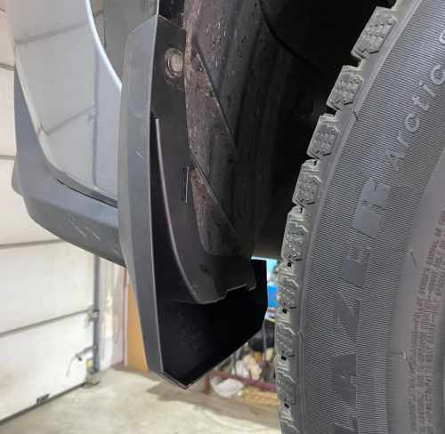 Бризковик задній правий Toyota bZ4X 2022+