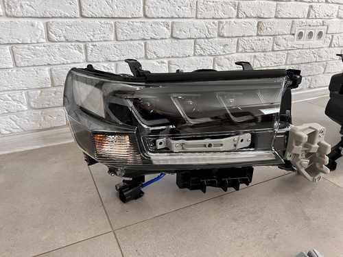 Передні фари Full LED стиль Lexus для Toyota Land Cruiser 200 2016