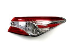 Задний фонарь правый наружный Toyota Camry 70 USA LE SE 2017-2020 1шт.