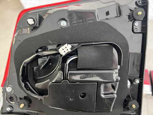 Задні ліхтарі OEM Toyota Land Cruiser 200 2016-2022