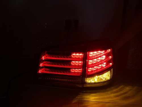 Задні ліхтарі рестайлінг Lexus LX 570 2012-2015 червоно-білі (комплект 4шт.)