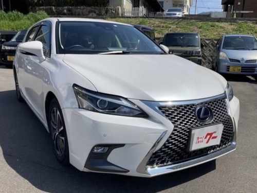 Бампер передній рестайлінг 2017+ для Lexus CT 200h 2010-2021