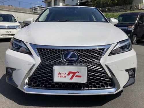 Бампер передній рестайлінг 2017+ для Lexus CT 200h 2010-2021