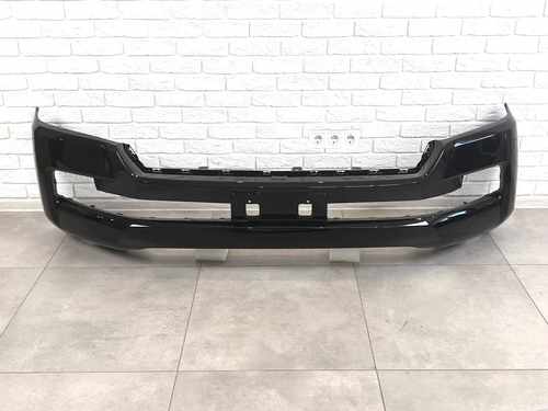 Бампер передній Toyota Land Cruiser 200 2015-2022, колір чорний