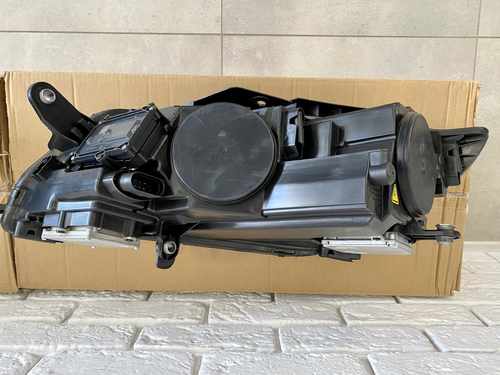 Передні фари Volkswagen Passat CC 2013-2017 комплектні (блоки, лампи)