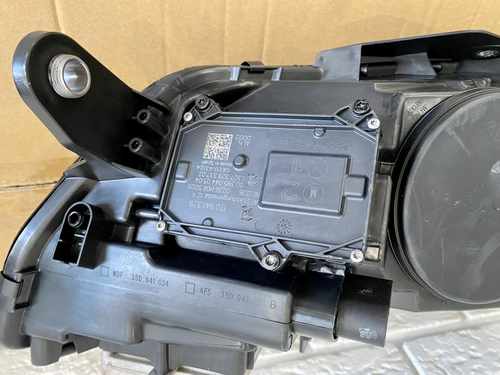 Передні фари Volkswagen Passat CC 2013-2017 комплектні (блоки, лампи)