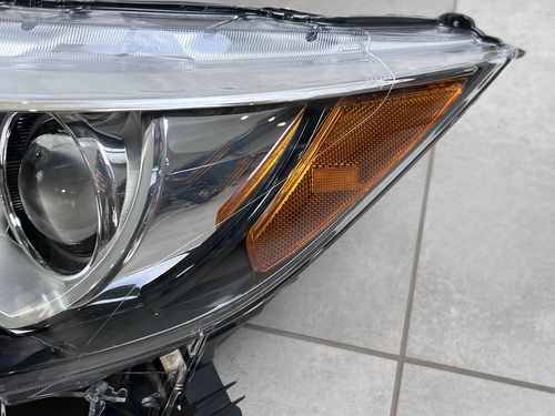 Ліва фара галоген Nissan Rogue Sport 2015-2019