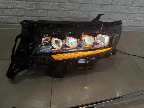 Led фари 4 лінзи стиль BUGATTI для Toyota Land Cruiser Prado 150 рестайлінг 2018+