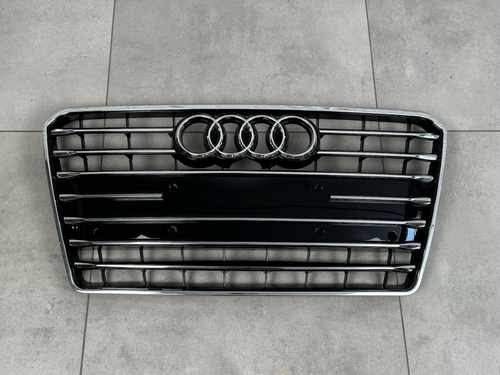 Решітка радіатора Audi A7 2010-2014 чорна з хромом