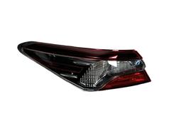 Задний фонарь левый наружный Toyota Camry 70 USA SE LE 2021-  1шт.