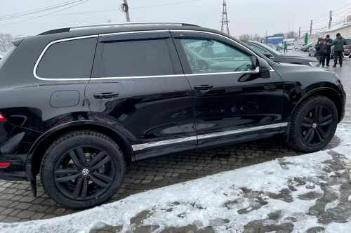Вітровики Volkswagen Touareg 2010-2018 / Porsche Cayenne, з хромованим молдингом, HIC (4 шт)