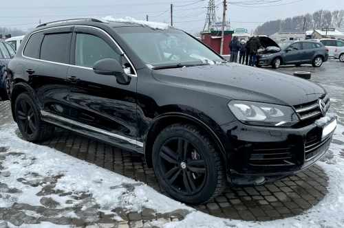 Вітровики Volkswagen Touareg 2010-2018 / Porsche Cayenne, з хромованим молдингом, HIC (4 шт)