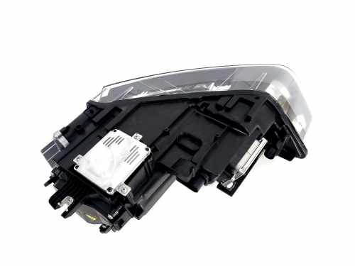 Передние Xenon фары на Audi Q3 8U 2011-2014 года